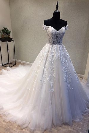 Princess Wedding Dress with Embroidery Beading Lace Applique